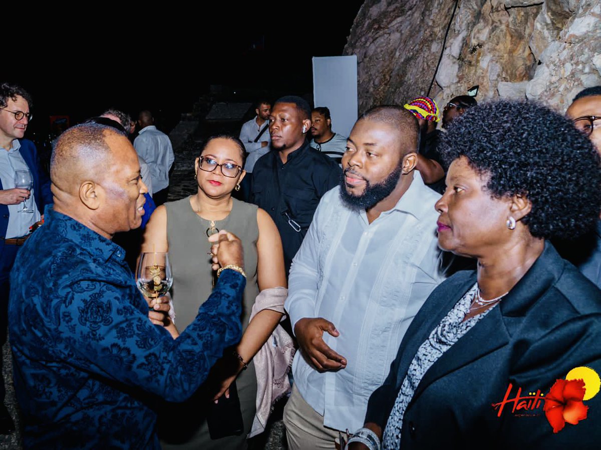 MTourismeHaiti's tweet image. Cap-Haitien donne le coup d’envoi de #PapJazz 2023.
@MTourismeHaiti par l’entremise de la Ministre, Mme Luz Kurta Cassandra François a participé, le Jeudi 19 Janvier 2023, à la cérémonie de lancement de la 16ème édition du festival Papjazz qui se déroule jusqu’au 22 Janvier 2023.