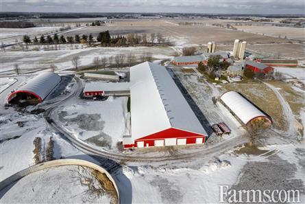 275 acre dairy farm is available in Prescott &amp; Russell, Ontario!

The farm offers 153.95 kg of saleable quota, a herd of 240 purebred Ayrshires &amp; exceptional buildings: farms.com/farm-real-esta…

#OntAg #FarmRealEstate #DairyFarm #AgTwitter #FarmForSale #DairyFarming <a href="/farm_ontario/">Farm Ontario: Farm Real Estate</a>