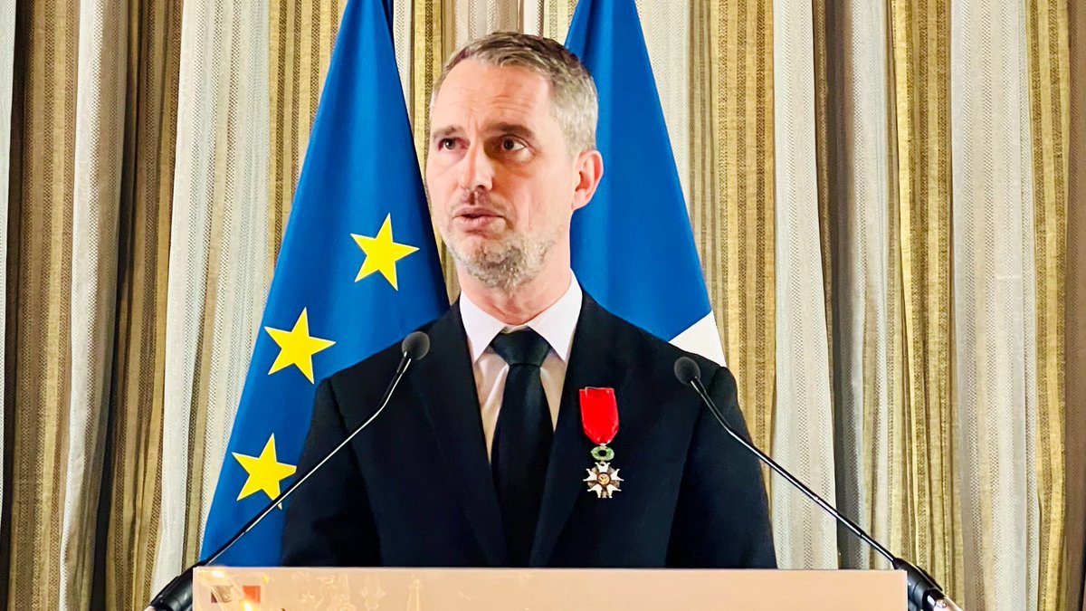 A toi mon ami <a href="/david_martinon/">David Martinon</a> ! 
A ton parcours courageux et engagé, à tes belles valeurs et à ta grande humilité. Regret de ne pas avoir pu honorer ton invitation mais vous étiez avec <a href="/KarenMartinon/">Lydia Karen Martinon</a> dans mes pensées en cette jolie journée de célébration.