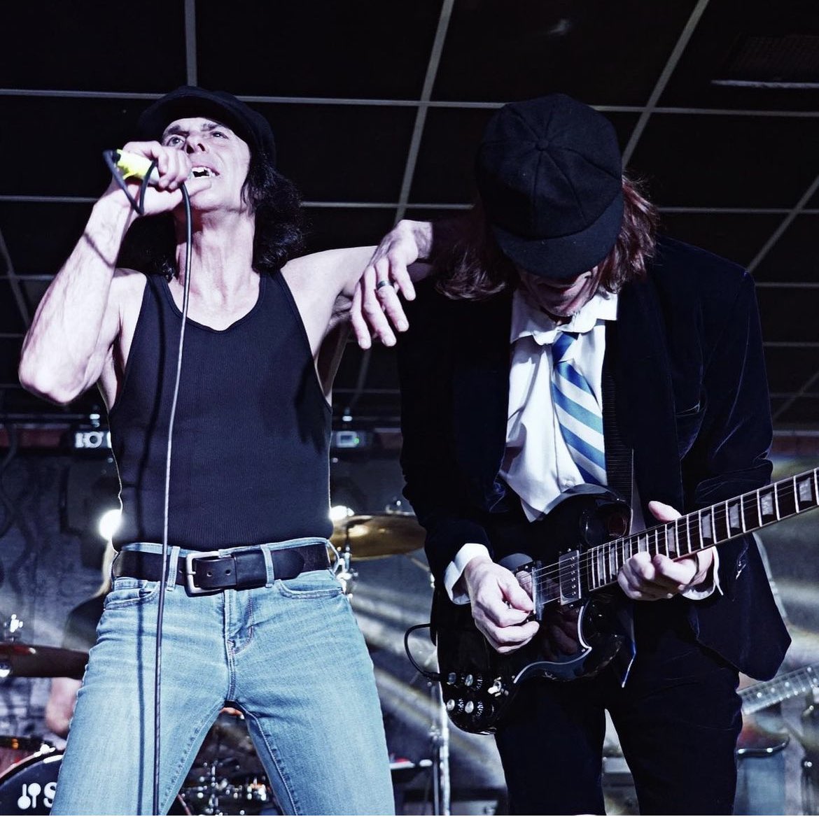 TONIGHT 🎸 Back In Black returns to ROCK the Glass Cactus stage! You won't want to miss this AC/DC tribute.

For details and tickets, visit GaylordTexanTickets.com.

#livemusic #dfw