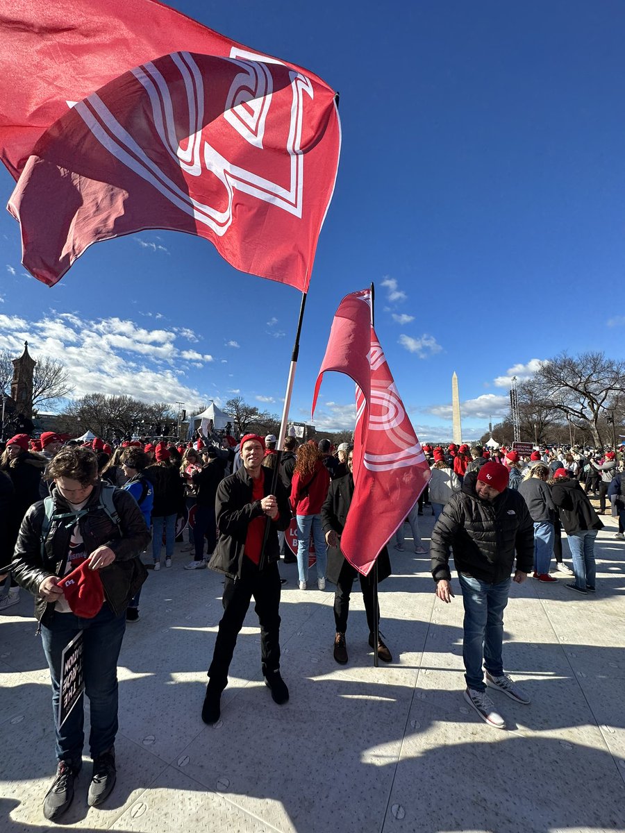 Freeandfaith727's tweet photo. Had an amazing time at my very first #MarchForLife today !!! #StandForTheUnborn #GoFlames🔥@freedomcenterlu https://t.co/IV6AkQjupZ