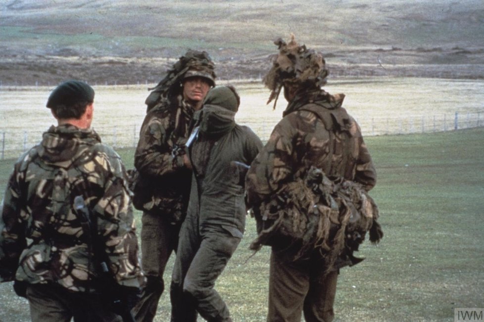 Lieutenant Commander Dante Camilette of the Argentine Marines under arrest, 27 May 1982. He had been found observing British warship movements from a concealed position above San Carlos Water. #falklandswar #royalmarines