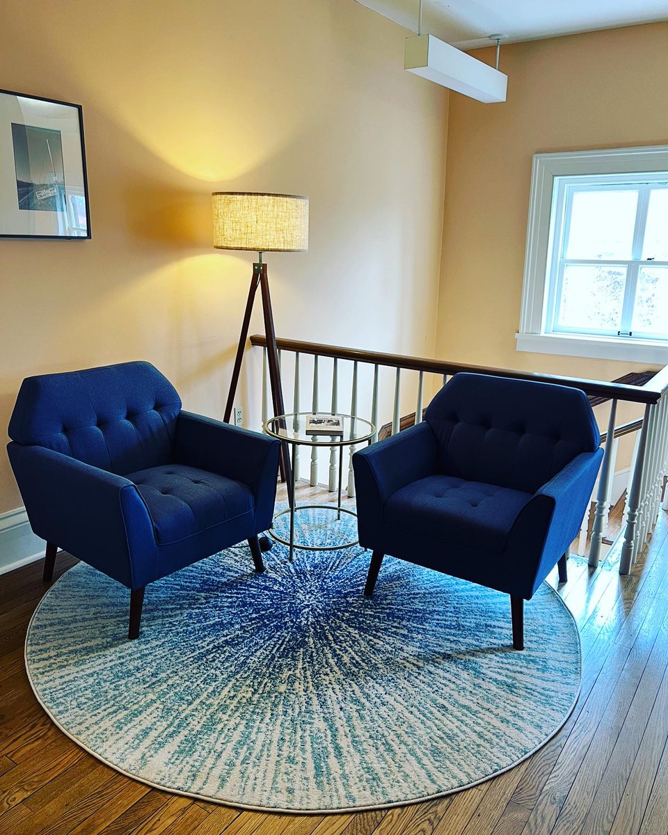SouthernStudies's tweet photo. Look at this new cozy nook upstairs in Barnard Observatory! We hope this makes you excited for the start of the spring semester. Have a great weekend and we’ll see you Monday…maybe even sitting in one of these chairs! #BeInBarnard #southernstudies #readingnooksarethebest https://t.co/4vkGDWn53T