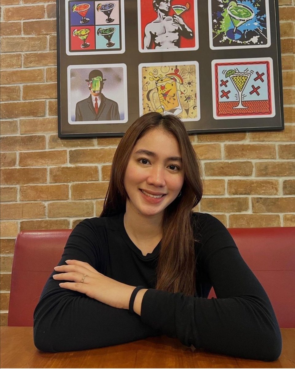 bawe_a's tweet photo. @kumuPH Syempre ang favorite ko si @_hernandezcarly https://t.co/E94cA0c2fy