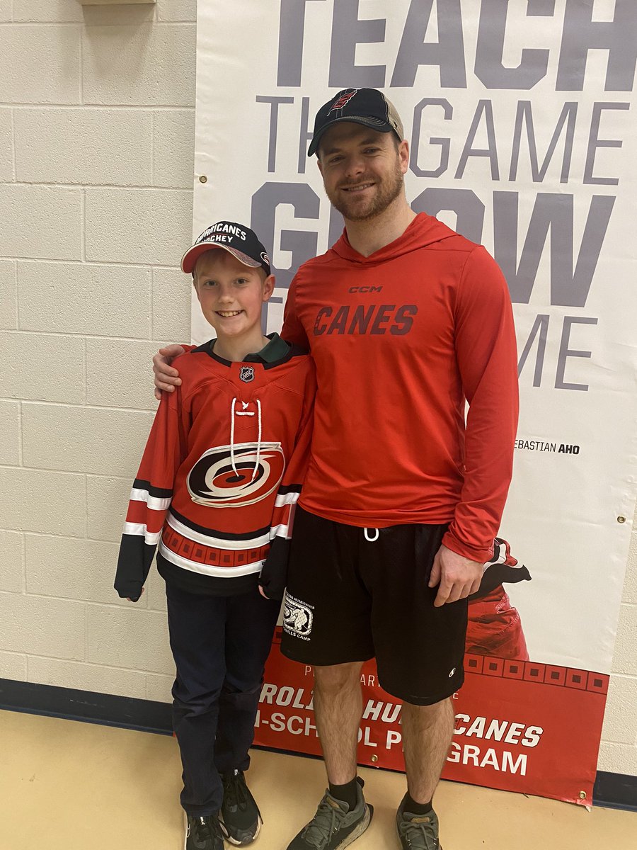 CBACaryNC's tweet image. What an AWESOME day! We can’t thank you enough @Canes !!! It’s safe to say we added some more caniacs fans today! 🏒🐆 #teachthegame #growthegame #growingcheetahs #teachingcheetahs