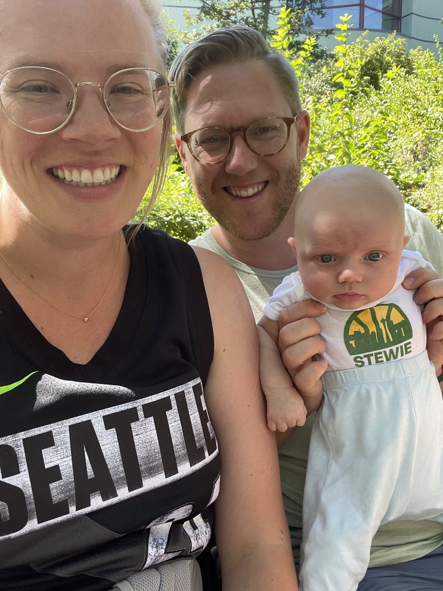 _lefb's tweet photo. @breannastewart Stewie please. My baby needs you in Seattle. https://t.co/4rKvannhh2