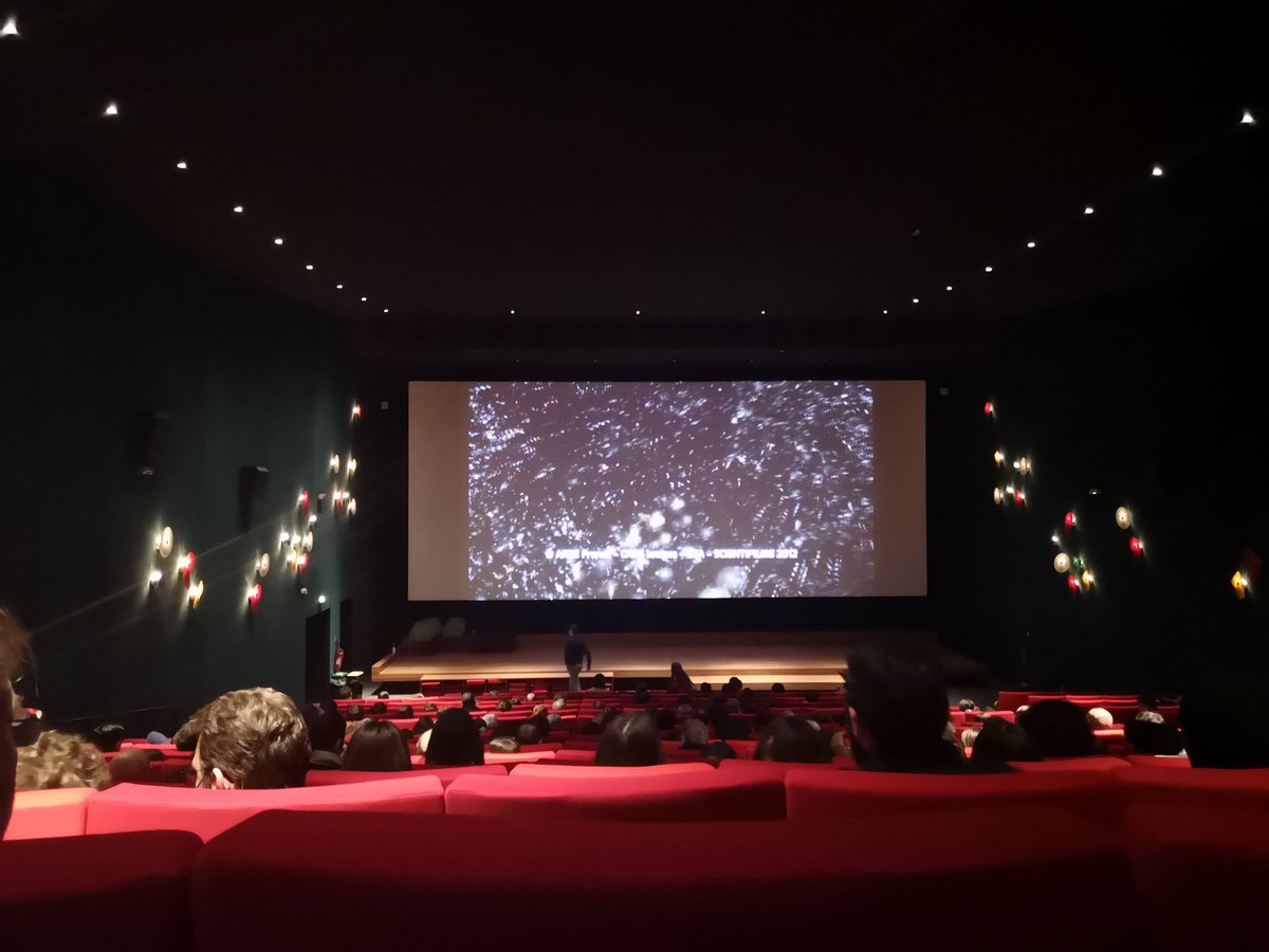 LouAnneCll's tweet photo. "On ignore donc de quoi est fait 95% de l'univers" nous indique le documentaire « Le mystère de la matière noire ». Réalisé par @CecileDenjean en 2012. Ça donne à réfléchir 🤯
À présent, place au débat avec @AntoineCazes et @SimonBeyne !
#SCS2023 #debat #cinema #dealersdescience https://t.co/DlhRJwZFb2