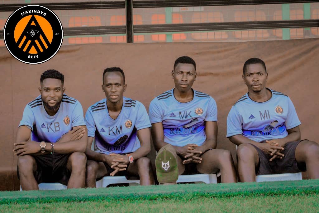 BeesFootbal1's tweet photo. Coach and His Trainer's Squad #MakindyeBeesFc FootballAcademy https://t.co/BwMyceL46P