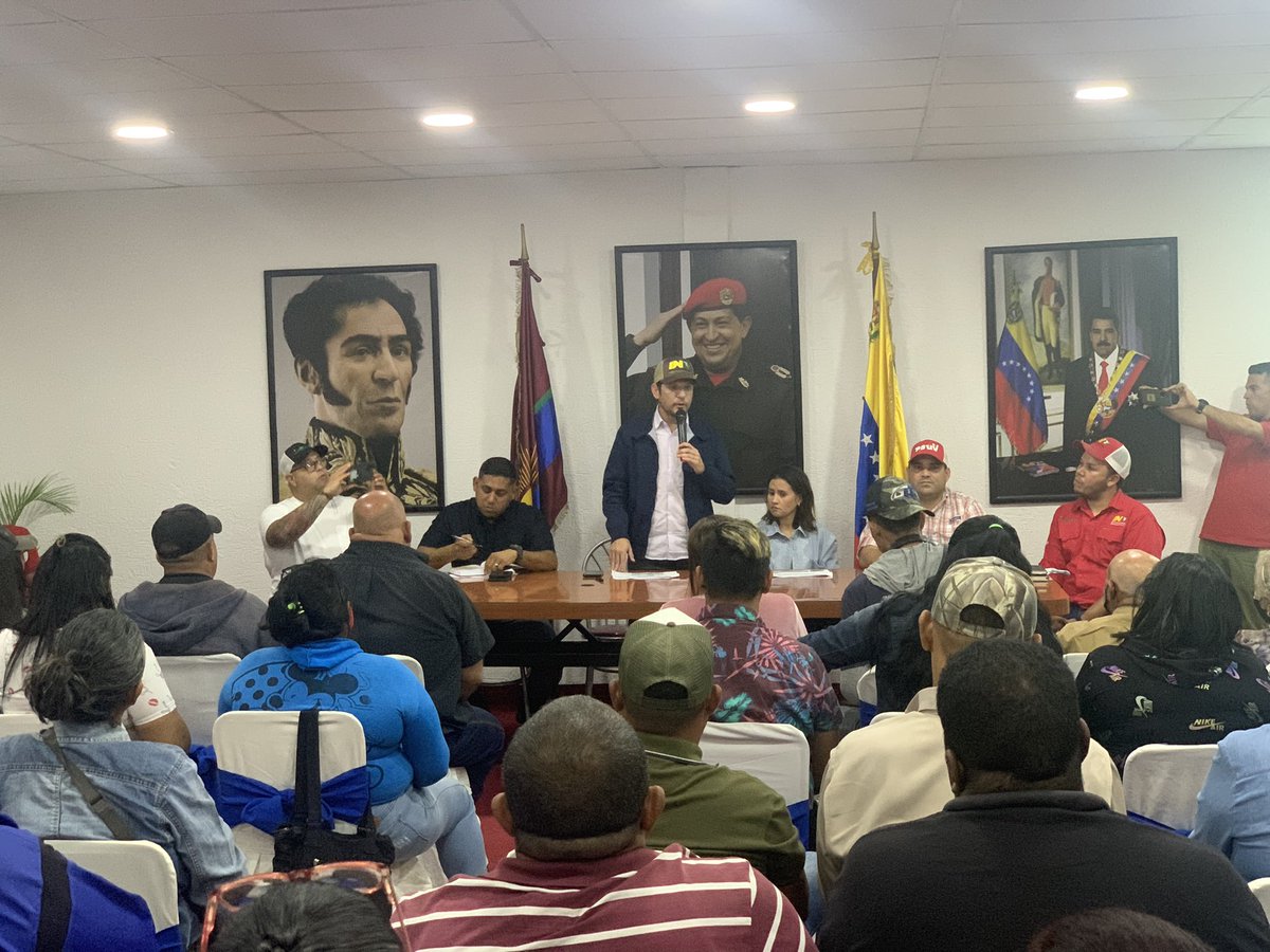 INTi_Venezuela's tweet photo. Continuamos nuestro despliegue del plan remate, verificando junto al poder popular del edo. Carabobo el desarrollo de lo que serán las elecciones que se llevarán a cabo este 21 de enero donde se elegirán a los voceros y voceras que conformarán la Comisión Nacional de Tierras. https://t.co/zzFFxH5F2V