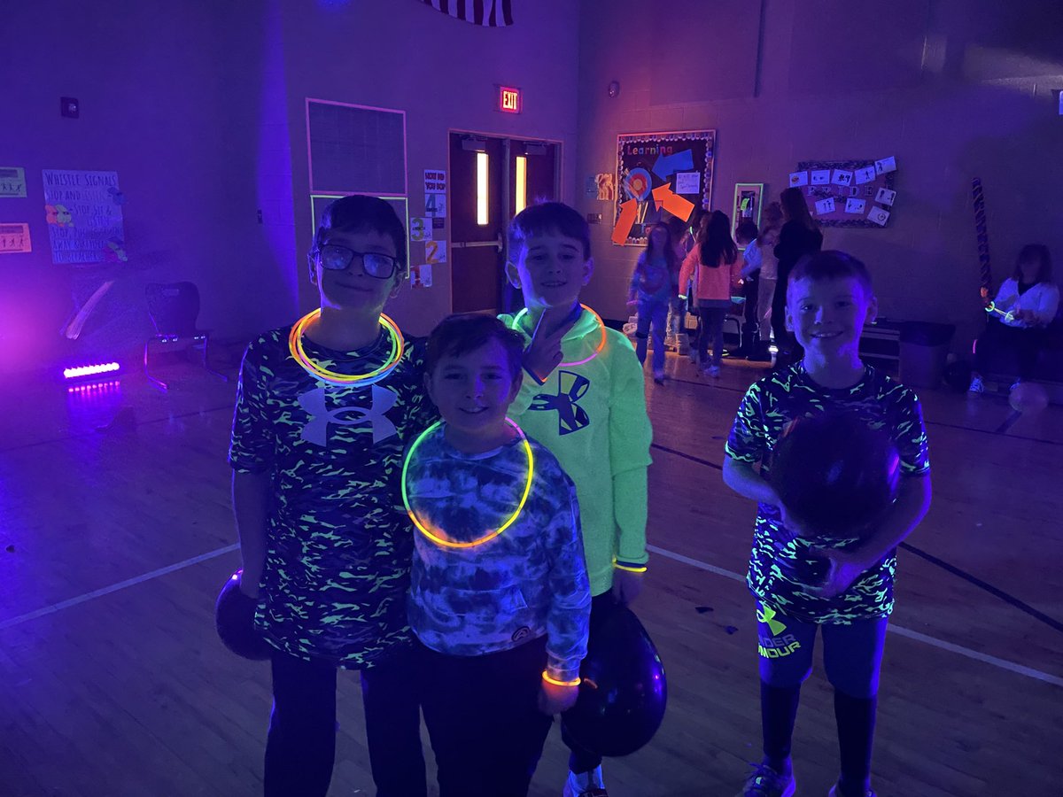 MrsArtrip's tweet photo. Way to put on an incredible glow party KES!!! Definitely an experience the students will remember forever! 💜 https://t.co/RfmpmedeYY