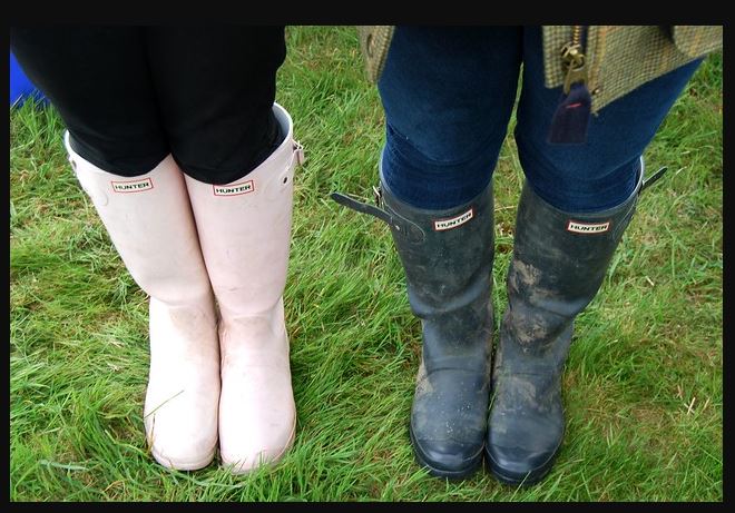 HookedHooked1's tweet photo. two horny people, I'll bet #hunterwellies #hunterboots #hunteroriginal #rubberwellies #rubberboots https://t.co/n8zWyb4nRj