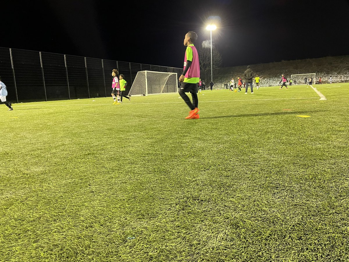 Zahid Patel (@zahidpatel89) on Twitter photo Friday nights under the lights with <a href="/OfficialFCQPR/">F.C Quebec Park Rangers</a> u7s and u10s. My happy place
#grassrootsfootball #community Friday nights under the lights with <a href="/OfficialFCQPR/">F.C Quebec Park Rangers</a> u7s and u10s. My happy place
#grassrootsfootball #community