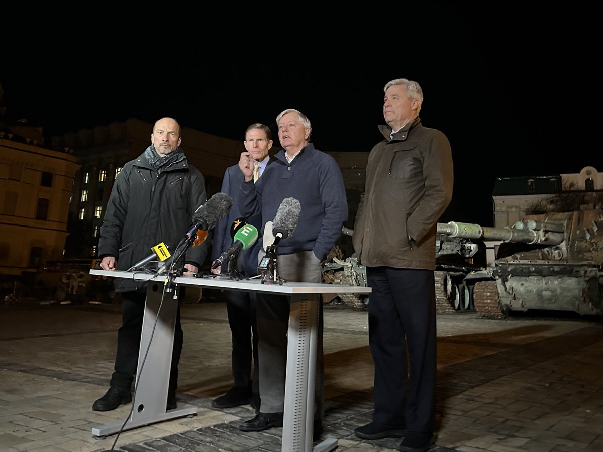 Lindsey Graham tweet media