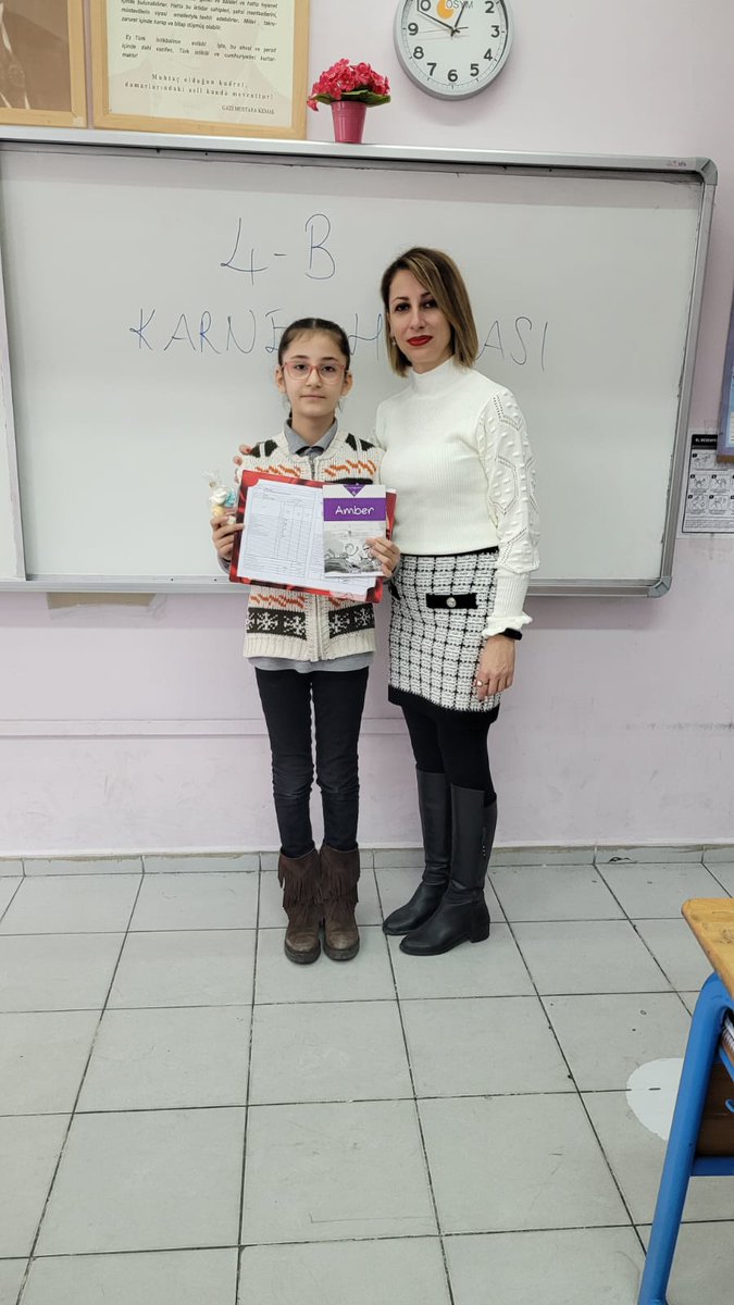 SavucaIlk's tweet photo. karneheyecanı 
Yarınımız öğrencilerimize karnelerini dağıttık.#Mutlutatiller 👋
@tcmeb 
@AydinValiligi 
@SokeKaymakam 
@Aydin_MEM 
@seyfullah0966 
@yapiciserafetin 
@BahattinTr1 
@cengizaydin36
@xxxAkay1
@BurcuByktorul2 https://t.co/PPoTBuwqt7
