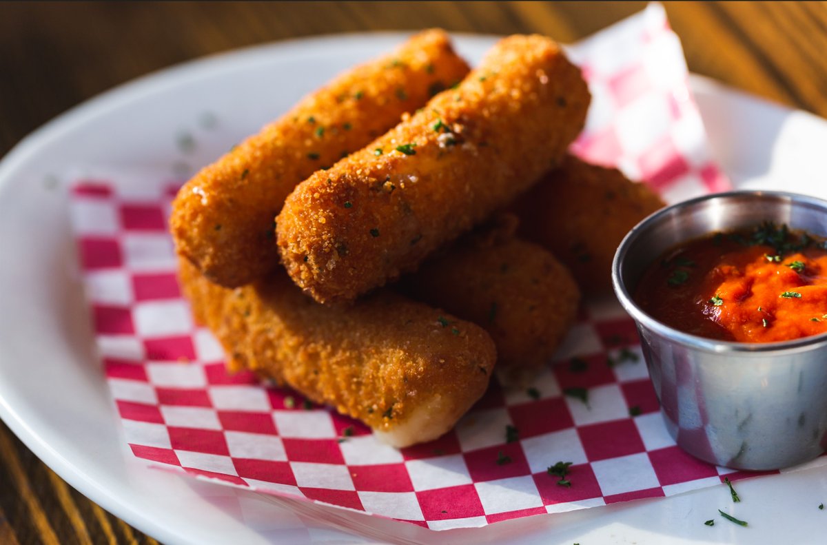 GMAshland's tweet photo. Nothing like watching your favorite sports teams with delicious appetizers #fultonhallnyc!

Learn more here: https://t.co/Ye05tNXxXS https://t.co/yhuzuFEWFk