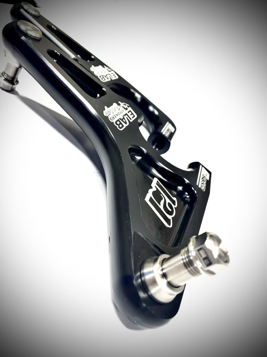 We have been excited about this one… Introducing our pressed in steering arm kit! They are much stronger then your typical threaded in stud. This kit is pre assembled and race ready.Custom etching is available on these.Check it out👇🏼

87speed.com/shop-K6V4z/p/p…