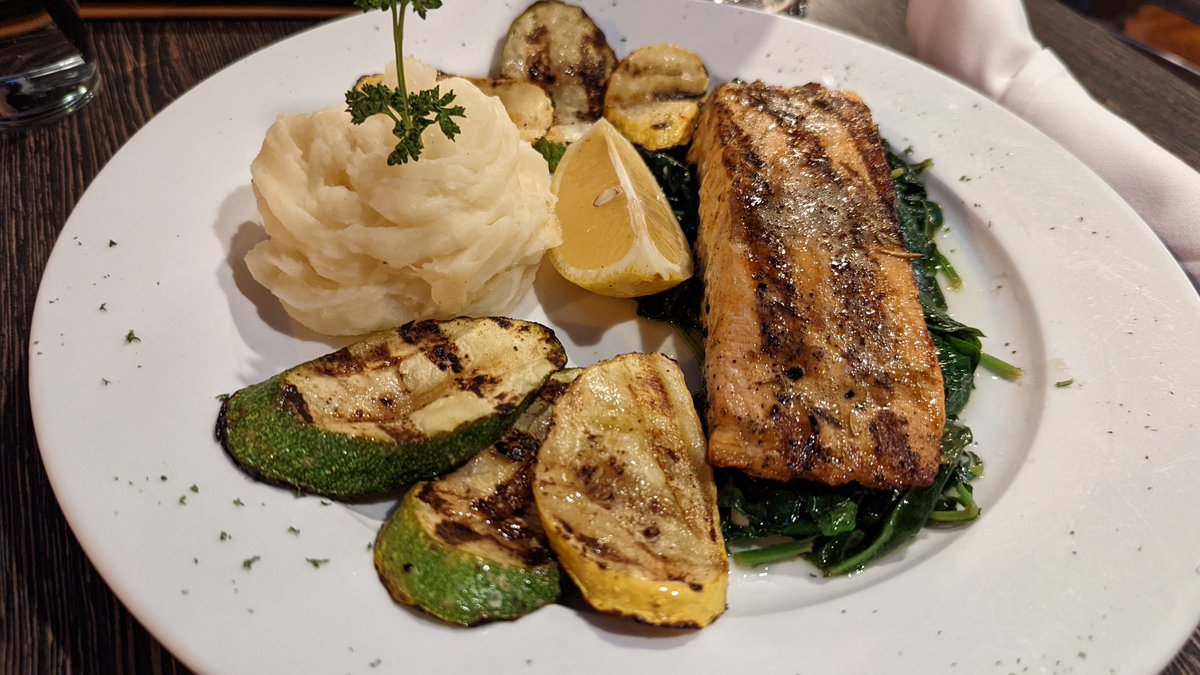 CubaNuNJ's tweet photo. Weekend Specials! Tapas: Ceviche
Entree: Grilled Salmon over sautéed spinach with grilled zucchini and yucca mash. #Rahway #CubaNU #CubaNJ #HappyHour #Seafood #SpanishRestaurant  https://t.co/r587EDcpbp https://t.co/VlpjfKWPU0