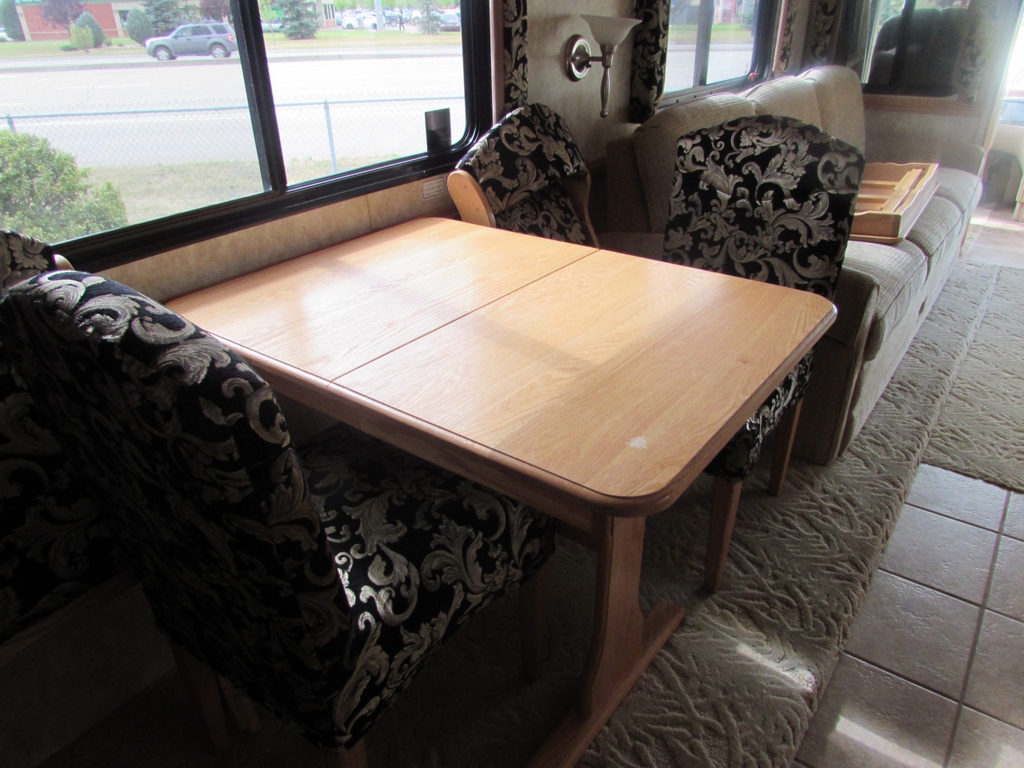 VellnerLeisure's tweet image. What a great looking rig! 😄 This 2005 #Newmar #DutchStar DP4010 class A motor home.

💻 vellner.com/listings/2005-…

#Vellner #RVWithVellner #VellnerRV #RedDeer #GoRVingCanada #ExploreCanada #ExploreAlberta #RVCare #RedDeerLife