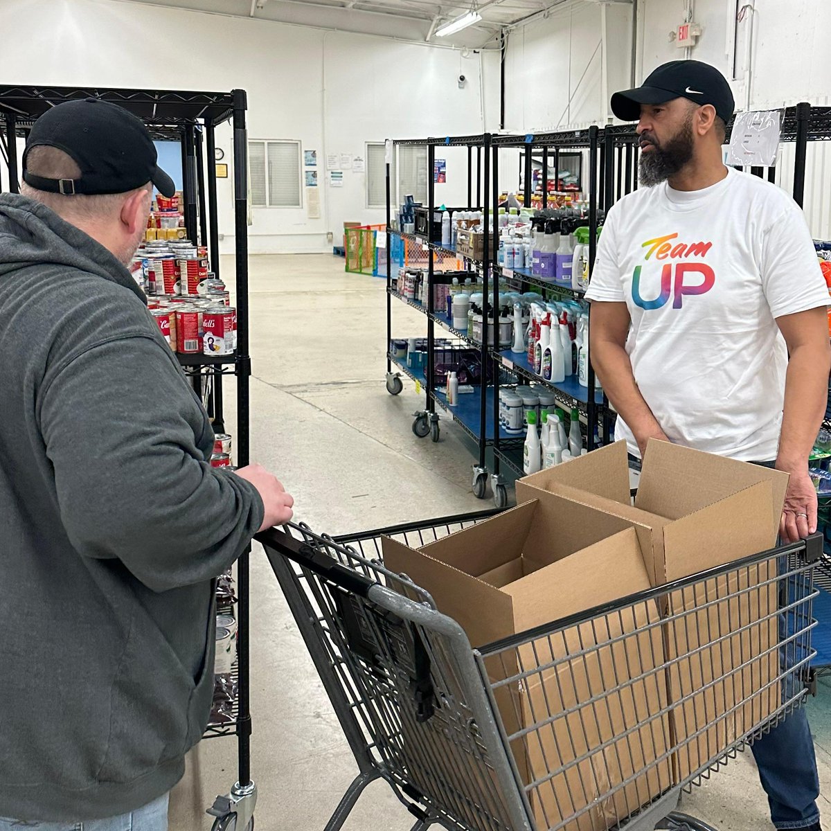 Closing the #digitaldivide is fundamental.

Our #TeamUP volunteers, from External &amp; Government Affairs + Tech Ops, were joined by #Morris Mayor Chris Brown &amp; city officials to package computer donations for We Care of Grundy County.

cc: <a href="/GrundyCoIL/">We Care</a> #GrundyCounty