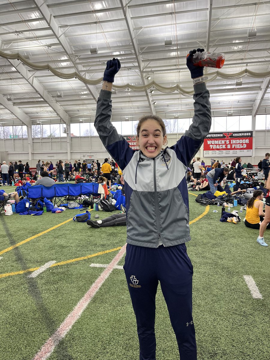 Starting off 2023 in School Record fashion for Erica Esper and she clocked 5:02.92 at YSU breaking Gab Kreuz record from 2014! She will make another attempt at the distance tomorrow at Spire. Stay tuned….