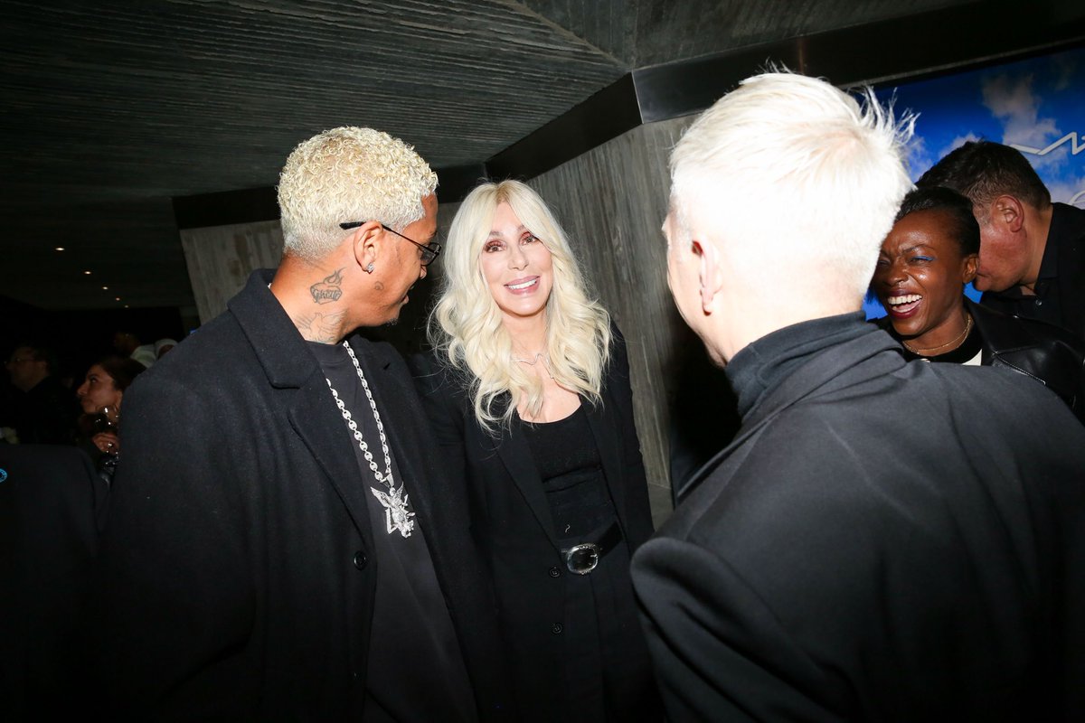 cher's tweet photo. π«
#MACHyperReal
#MACPartner https://t.co/4uE1A9KwrH