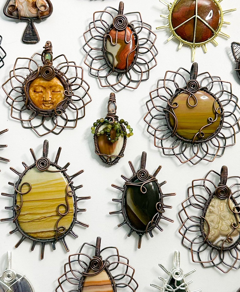 🌵🏜️🐪 DESERT OASIS COLLECTION IS NOW LIVE ON MY SHOP 🐪🏜️🌵

go treat yourself to a mildhippie pendant!

lynk in my byo &amp; below <3