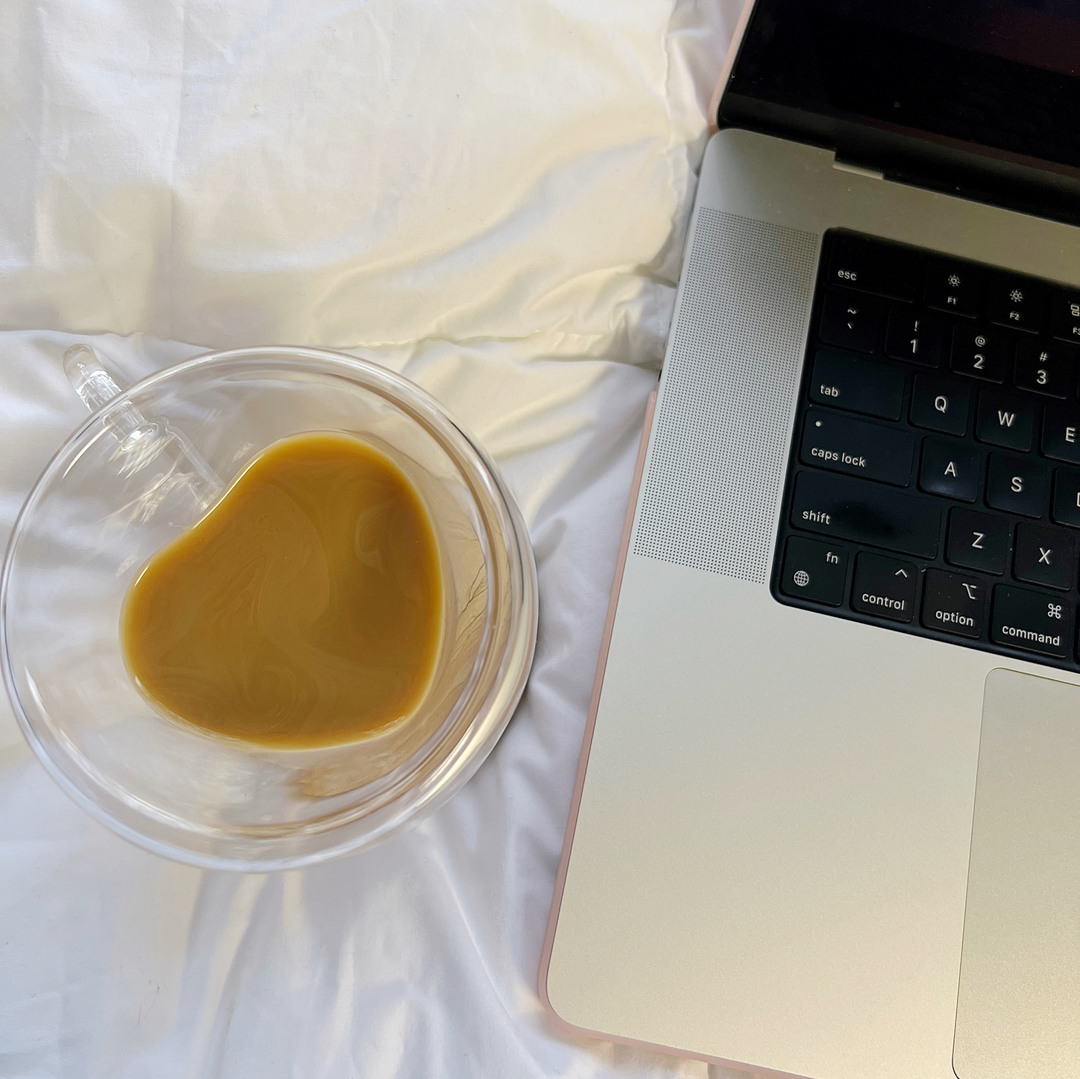 Have patience with yourself. Remember that you’re doing the best you can do. You’ve been working so hard, and maybe being too hard on yourself. There’s no need to have it all figured out right now. Take a pause and find gratitude for this moment. Peace is right at your fing