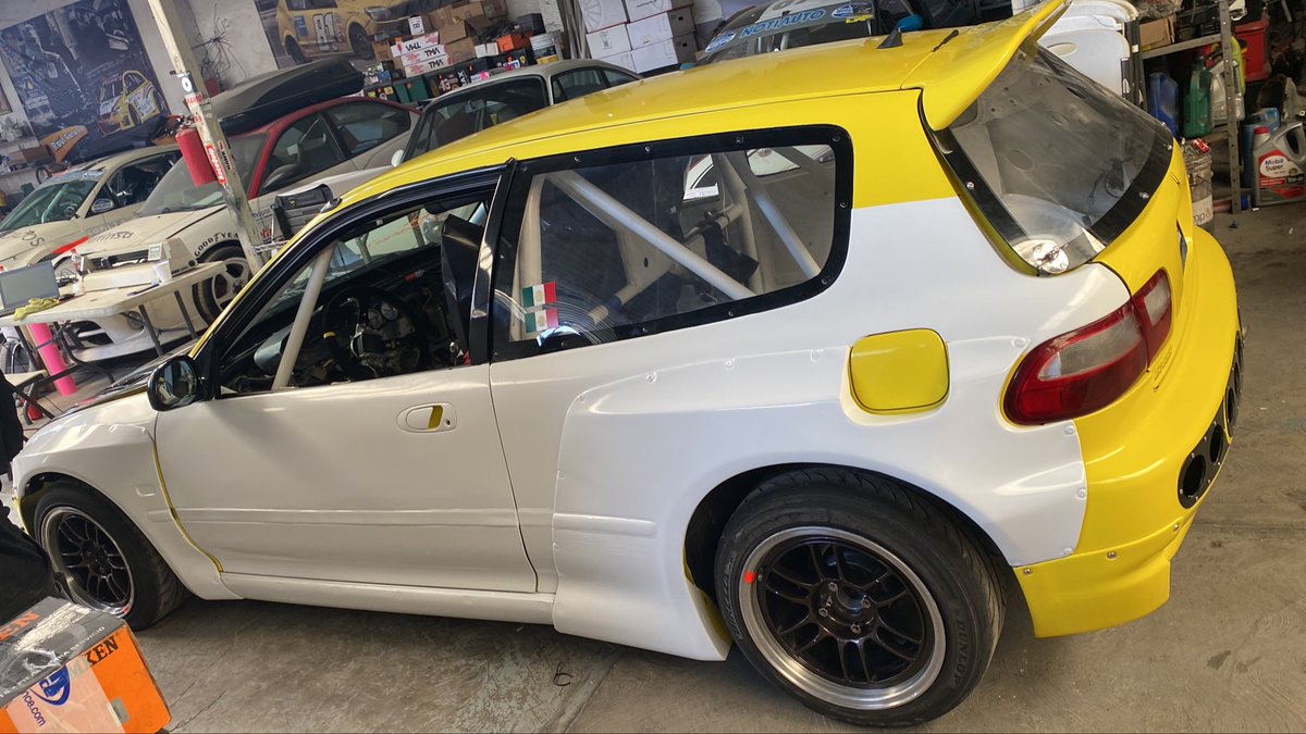 A darle!! #wrappingcar
