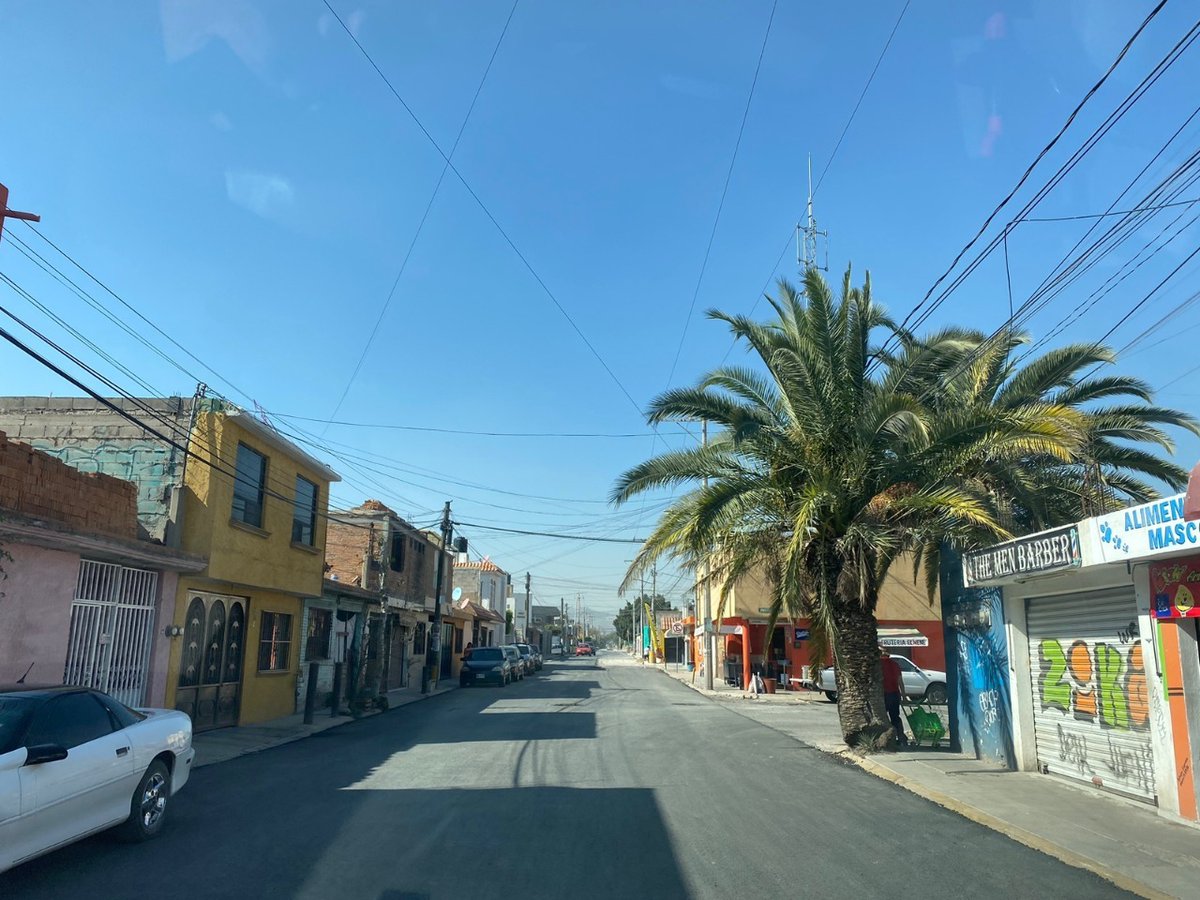 AntenaSanLuis's tweet photo. #Municipio │ Con #VialidadesPotosínas, el #GobiernodelaCapital avanza en las #obras de #avenidasprincipales al norte, oriente y sur de la ciudad
Se realizan trabajos en #Constitución y el #circuitoSimónDíaz; la #calle24, #BAnaya y #RutiloTorres -> https://t.co/W4JWgNDMD3 https://t.co/7Jd58XAzvY