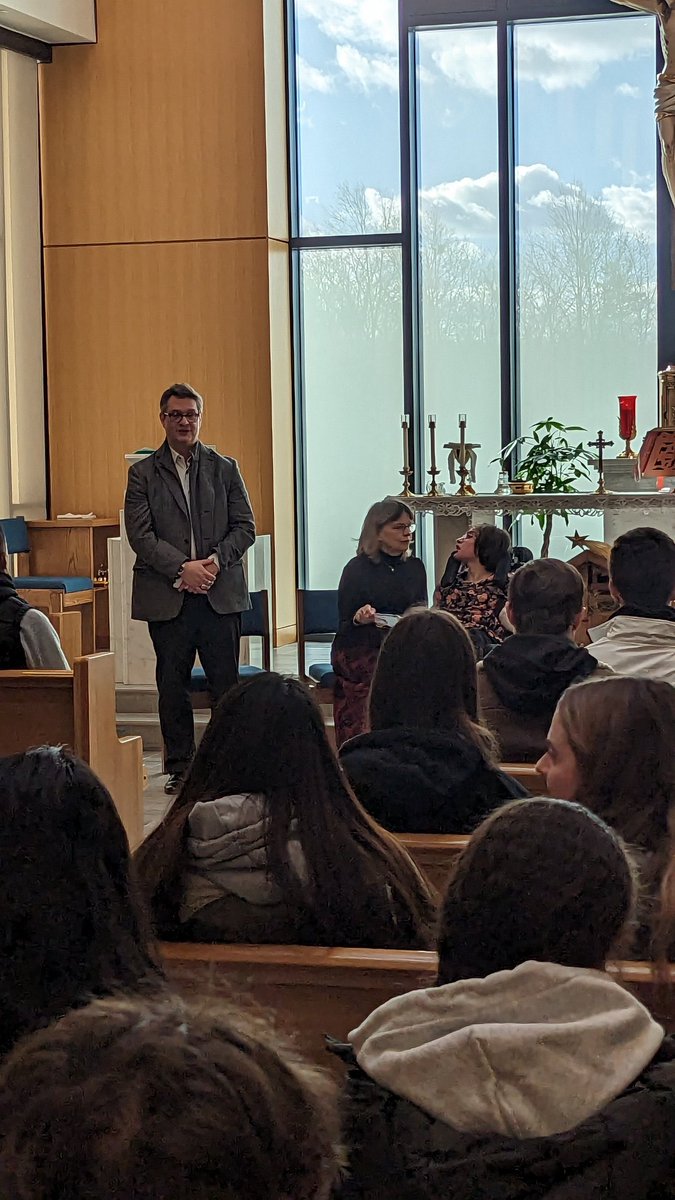 PaulVICatholic's tweet photo. Today 90 PVI students started the day with speakers and Mass in Mary, Mother of the Church Chapel, then the group headed on buses to participate in the @marchforlife in Washington DC. @arlingtonchurch @arlingtonOCS @acatholicherald
#WhyWeMarch #LifeIsVeryGood https://t.co/RI0RMeh3sH