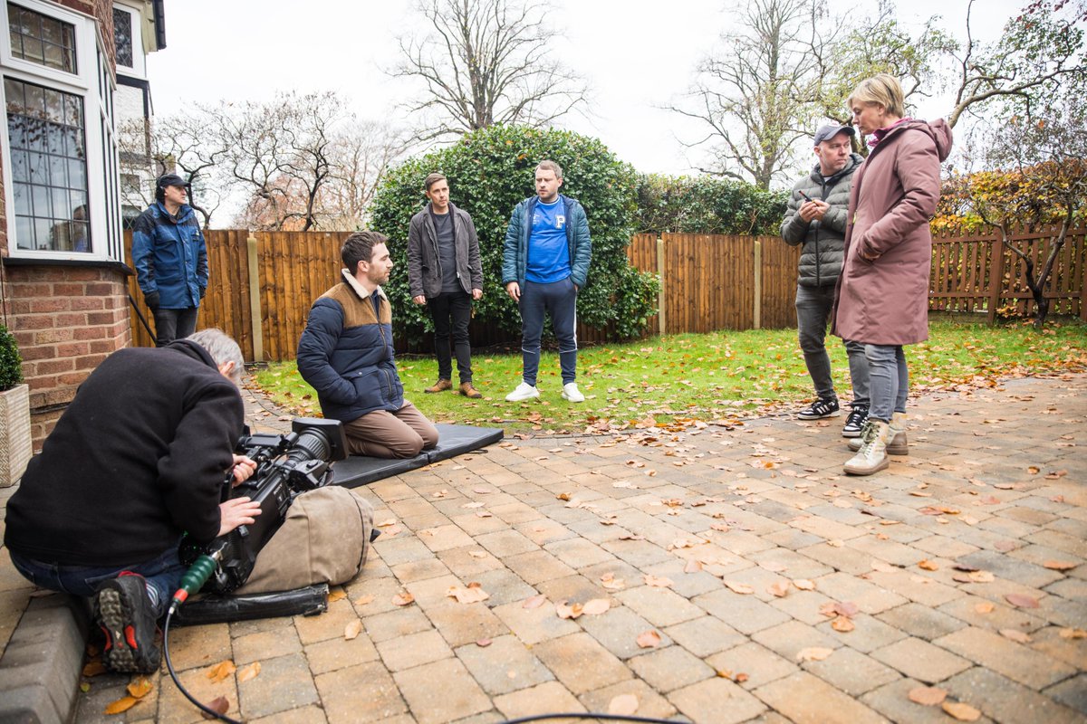itvcorrie's tweet photo. Take a look behind the scenes from when Paul saw red earlier this week. 

Missed it? Watch now👇 
https://t.co/dZeLrghkTz

#Corrie @ITV @ITVX @WeAreSTV https://t.co/bosVSx2exT