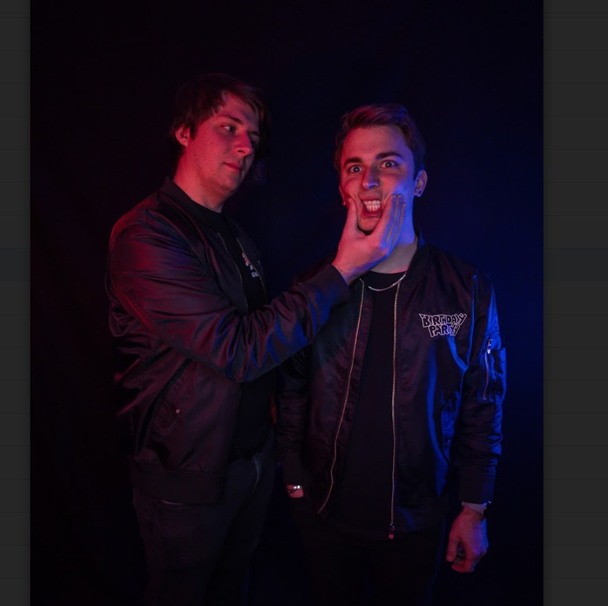 MonsoonSeasonUS's tweet photo. Chicago-based twin brother duo @BirthdayyPartyy celebrates the release of their debut EP titled 'Classic V Future'. 
Spanning 4 tracks of DnB, dubstep, &amp; house - this EP is a surefire milestone for the budding dance music duo. 
https://t.co/VaYEje5Drx https://t.co/5YjrWv1V09