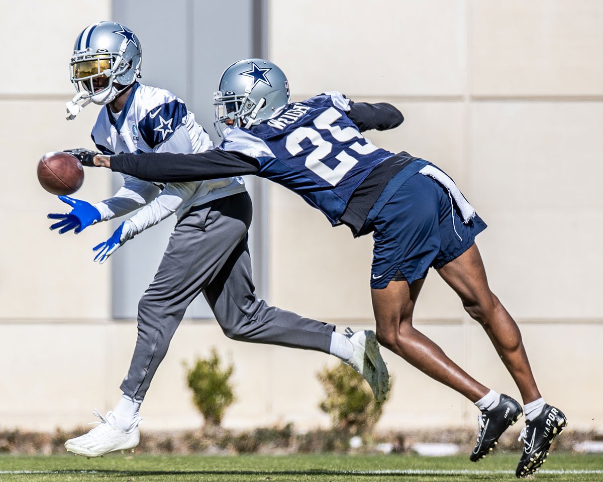 dallascowboys's tweet image. Not satisfied. 😤 In grind mode. 💪

#DALvsSF | #NFLPlayoffs | @oakley