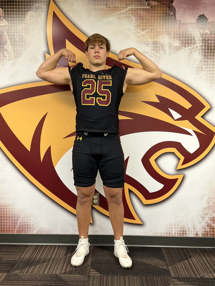 jaredhuff__'s tweet photo. Thank you God for this opportunity!! 100% committed @PearlRiverFB https://t.co/WqRYARVaE9