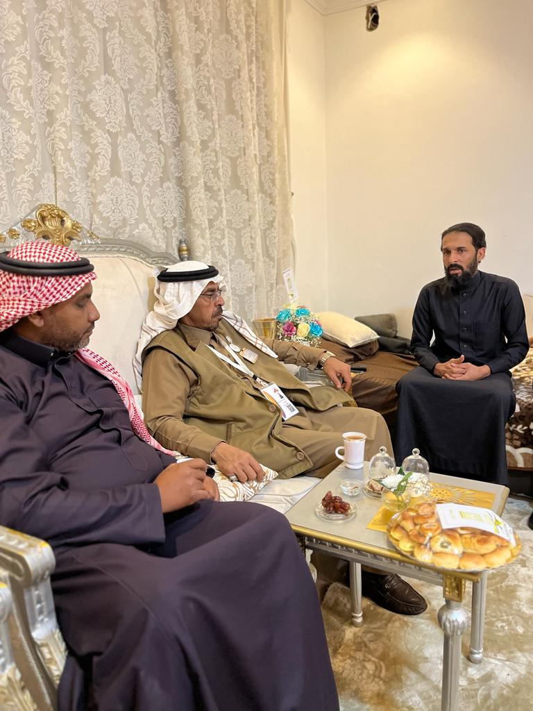 hematwatan2030's tweet photo. وحضور أ: عبد المجيد عبد العزيز آل حركان لزيارة مدير إدارة الحشود بقرية الدلم التراثية أ: عبدالله محمد بن جرجير أجرى عملية جراحية سائلين الله له ان يجمع بين الأجر والعافية . https://t.co/a8odnL6OEM