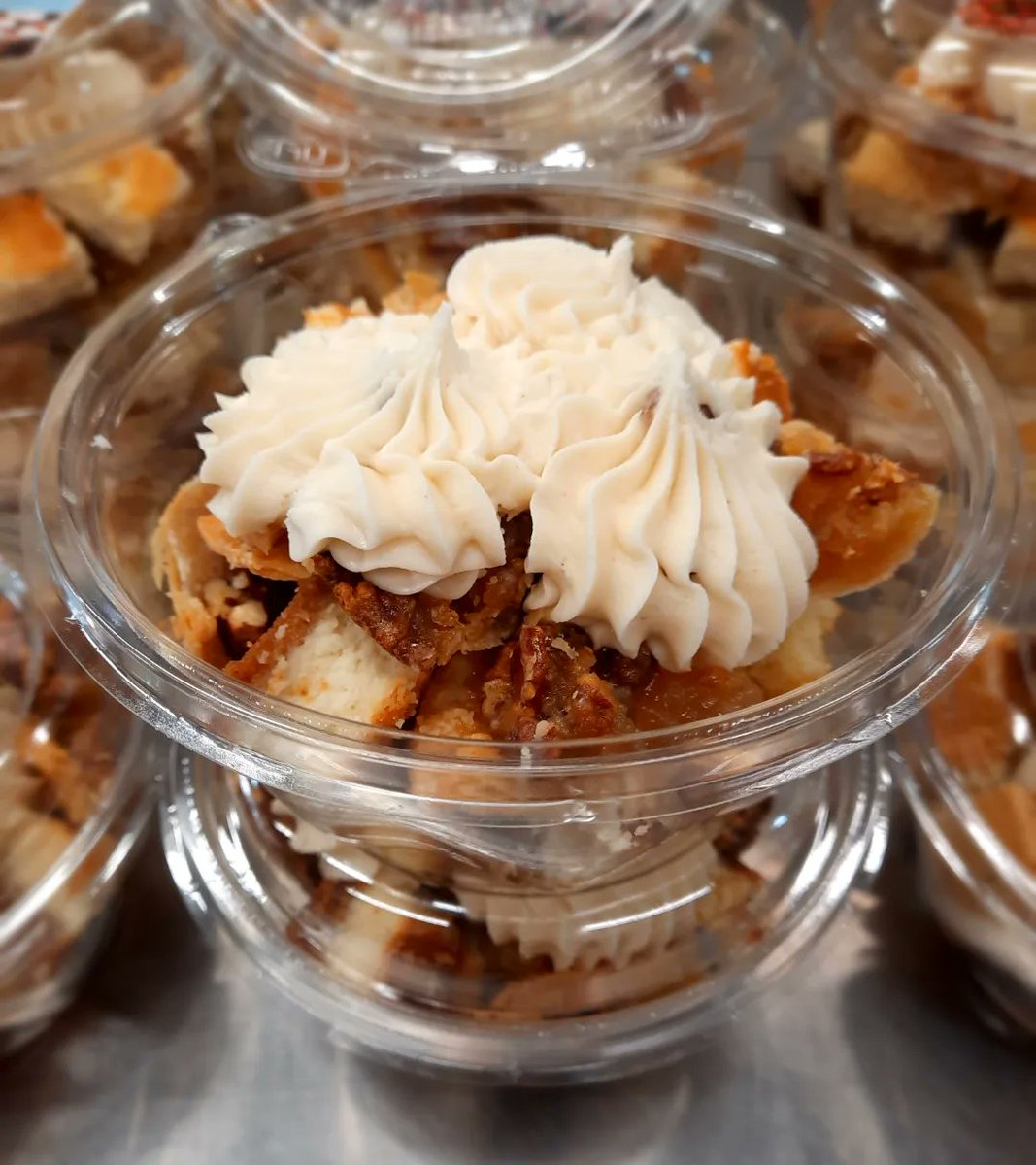 TwoSisters02's tweet photo. Just wanted to tweet this goodness. #yummy #sisters #bananapudding #cheesecake #dfwbakery https://t.co/oiSDXURGaO