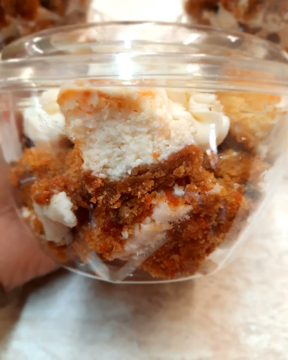 TwoSisters02's tweet photo. Just wanted to tweet this goodness. #yummy #sisters #bananapudding #cheesecake #dfwbakery https://t.co/oiSDXURGaO