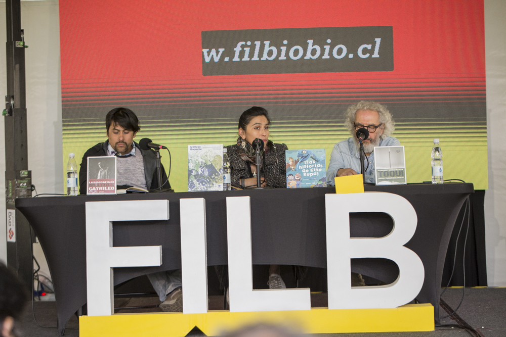 FilBiobio1's tweet photo. 🧵(7/8) - Jueves 19 | #FILB2023 📚Amena conversación: "Presente y futuro de las ediciones de pueblos originarios". Participan Fernando Pairican y Marilen Llancaqueo. Organiza Pehuén-CIIR. Financia: @gorebiobio https://t.co/sYpDw0BtCP
