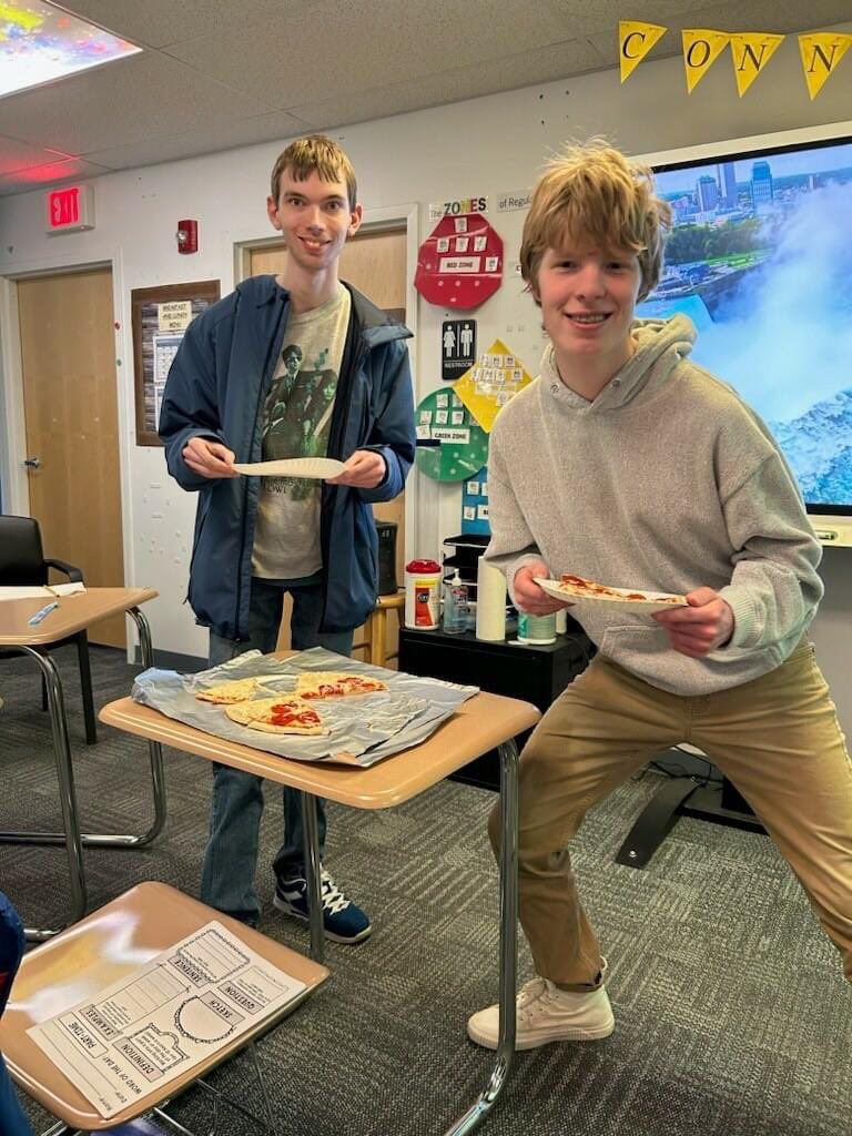 TheBabyFold's tweet image. Meal planning &amp;amp; preparation are life skills, so why not make pizza to practice? Our dedicated staff make certain that Hammitt students learn important skills that help prepare them for their post-secondary journeys! 

#thebabyfold
#specialeducation  
#autismprograms 
#lifeskills