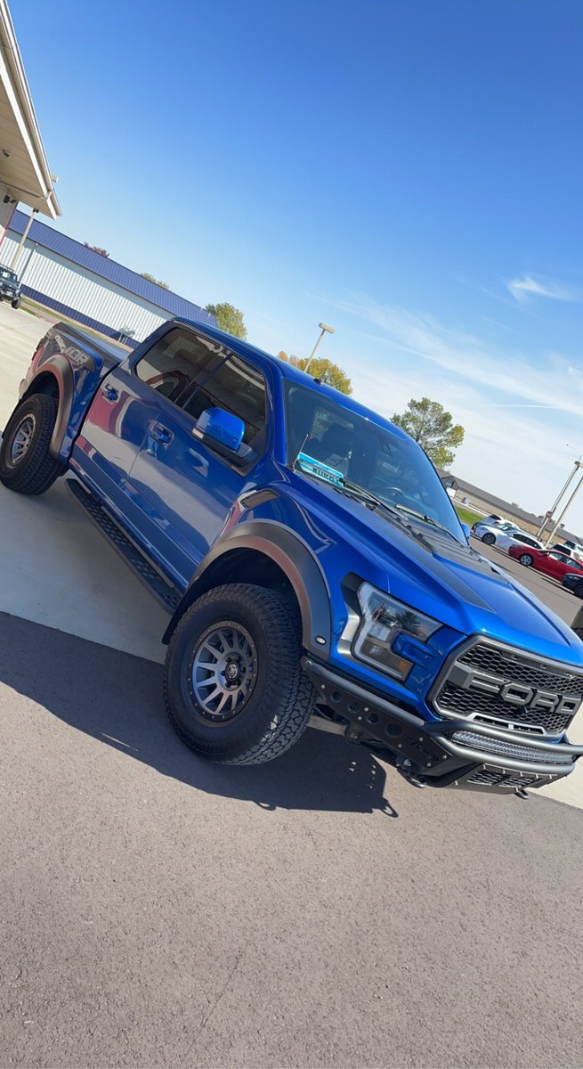 brodynelson12's tweet photo. @therealtblake @GuyDealership I fall into that % of never towing anything 😂 https://t.co/SH7sr9QgtS