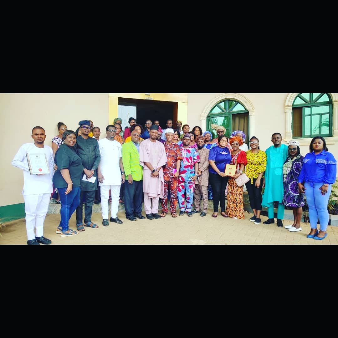At the very recently concluded Q4 2022 State Data Review Meeting [SRM] of the National Award-winning Ondo State Ministry of Health's Tuberculosis, Leprosy and Buruli Ulcer Control Programme #changingthenarrative #paradigmshift #ÀwaLókàn #ThankfulHeart #God4Us #theSunStillShines