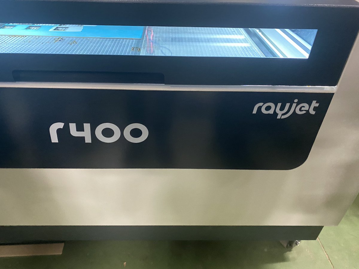 fpmaderaymueble's tweet photo. Esta semana hemos recibido formación por la empresa Trotec Laser ya que hemos adquirido uno de sus productos. @TrotecLaser 
#educacionfuenlabrada #iesjllaranguren
#datsur
#maderaymueble
#formacionprofesional
#grabadolaser
#cortelaser
IES José Luis López Aranguren https://t.co/LGXGnzSOVO