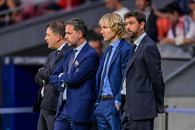 idextratime's tweet photo. 🚨 BREAKING: Jaksa FIGC memberikan hukuman berupa pengurangan 15 poin kepada Juventus terkait "Plusvalenza Case",  yaitu pelanggaran capital gain. Juventus masih bisa mengajukan banding terkait hukuman ini. https://t.co/YmL2kEHecL