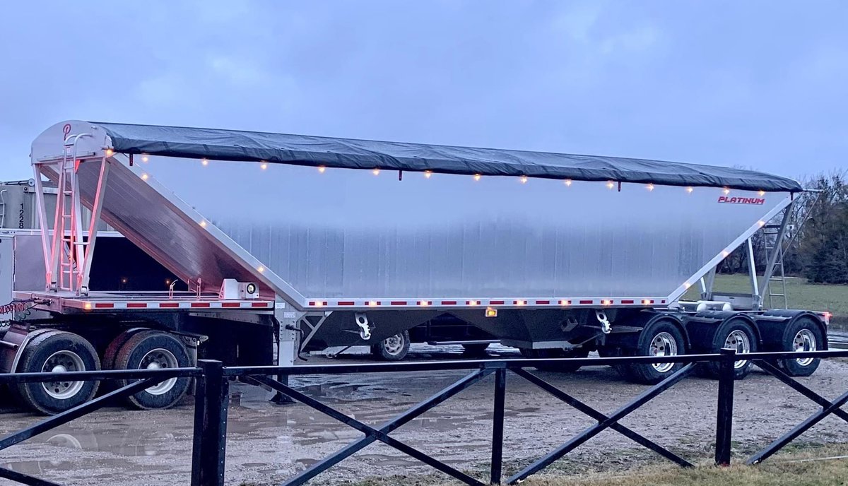 MfgTrailer's tweet image. Our Platinum Tri Axle heading to its new home in Prince Edward Island!
#platinumtrailermfg #allequip #triaxle #trailer