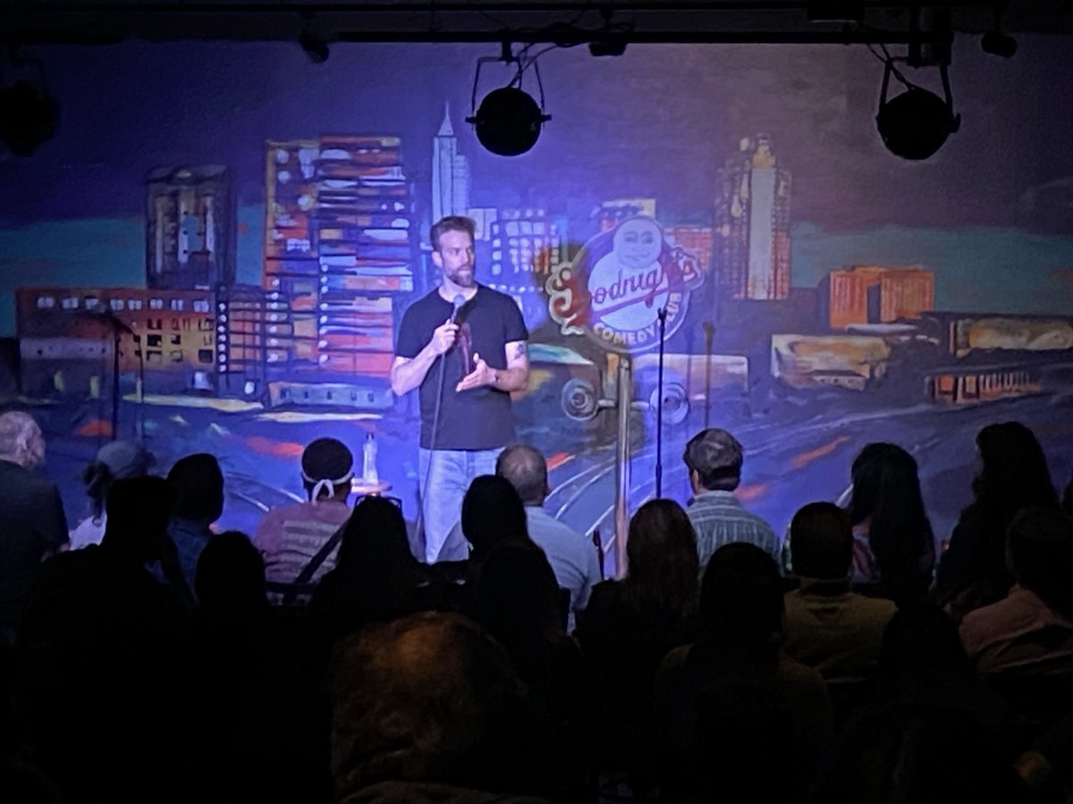 GoodnightsCC's tweet photo. ICYMI: Our brand-new venue is open &amp; she's quite the looker! 

We're stoked for our weekend with @anthonyjeselnik in the main showroom, @KelseyCook in Room 861, &amp; Sunday with @RyanBrowns (+ get an exclusive Goodnights tshirt)

Join us for a show: https://t.co/wRH9SFS3Ih https://t.co/QoGiqxC93P