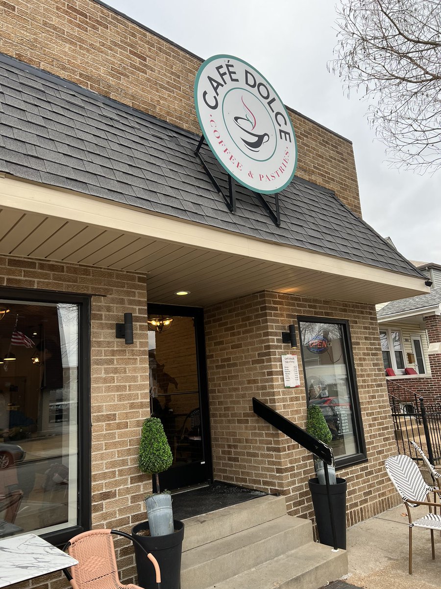 Jkemp34's tweet photo. Great morning at Cafe Dolce! #BreakfastClub @CJReedTrainer #TheHillSTL #SupportLocalSTL @thehillstlouis https://t.co/vTPXHa6kiW
