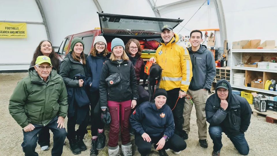 SARFoothills's tweet photo. Fantastic night meeting with members from the Search and Rescue Dog Association of Canada - SARDAC. Having highly trained canine assistance on a search increases the probability of a subject being located quickly. Great to meet you all and hope to work with you soon! https://t.co/yhw4Ov7e1u