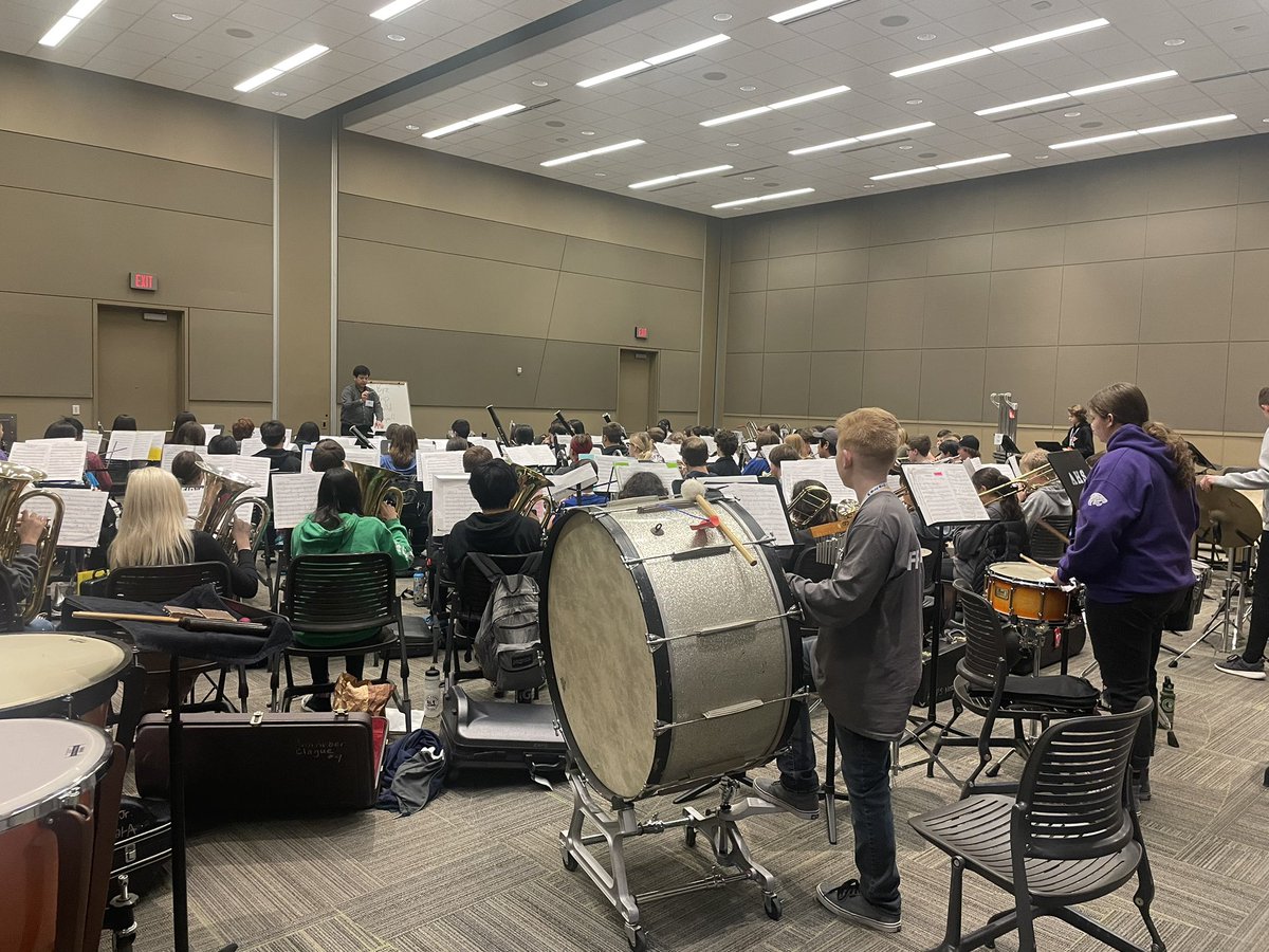 Novi Middle School Bands tweet media