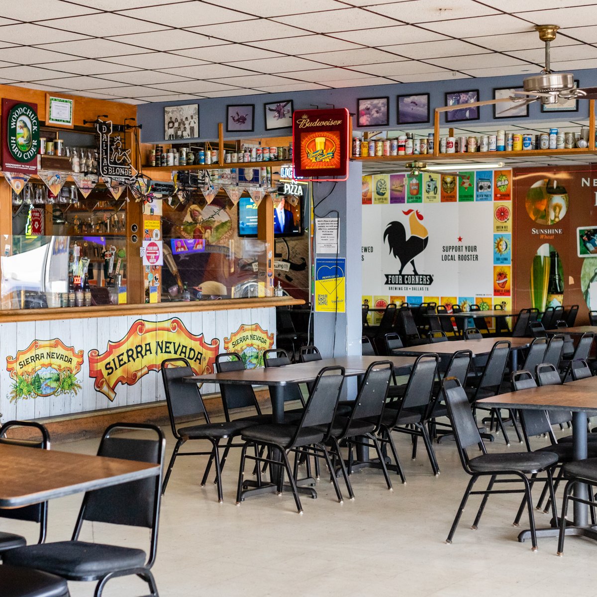 OrigBJsPizza's tweet photo. Weekend vibes are here, #CorpusChristi. Treat yourself to a delicious meal and a great time with us -- see you soon! https://t.co/d35KcPCHM3
