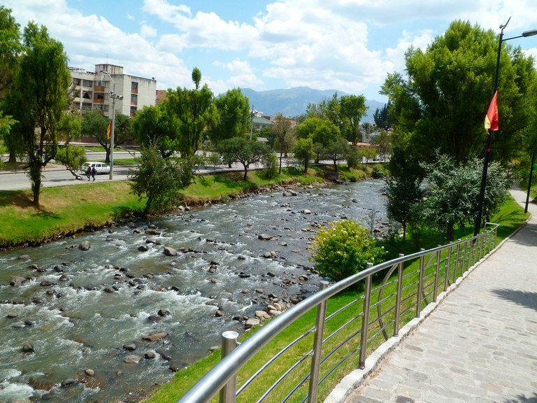 ViniscioToledEC's tweet photo. #Cuenca obtuvo 1er lugar como Mejor Ciudad Inteligente y Sostenible del 🇪🇨 de la Unión Internacional de Telecomunicaciones de las @ONU_es, medición en 5 ejes:estrategia,infraestructura,datos,servicios y aplicaciones yevaluación en 3 pilares:economía,medio ambiente y sociocultural https://t.co/9sL1y3D6EJ